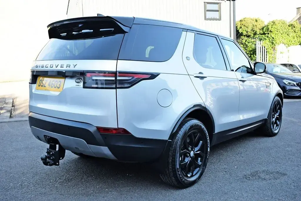 Used Land Rover Discovery S 306 HP (225 kW) 2019 Silver SUV
