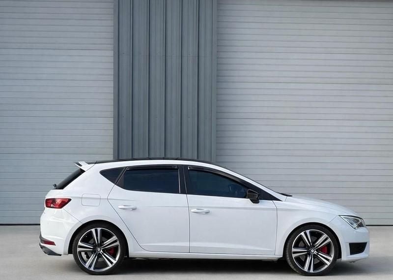 Used Seat Leon CUPRA 360 HP (264 kW) 2014 White Hatchback
