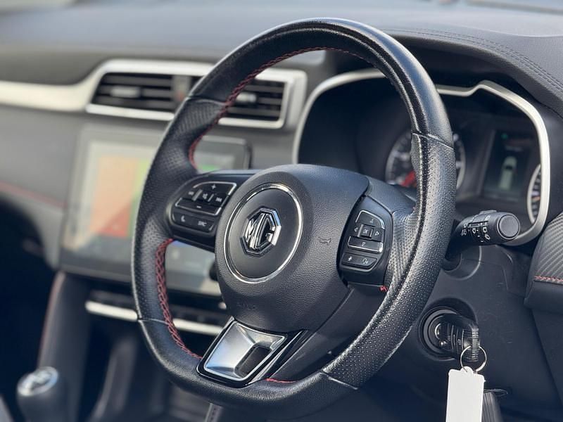 Used MG ZS Excite 106 HP (77 kW) 2022 Black SUV