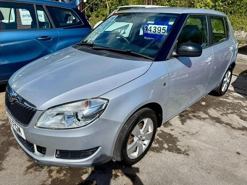 Used Skoda Fabia SE 69 HP (50 kW) 2014 Silver Hatchback