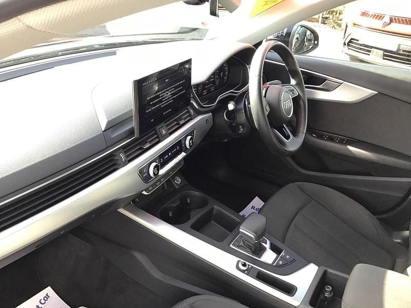 Begagnad Audi A4 Comfort 150 HK (110 kW) 2022 Svart Sedan