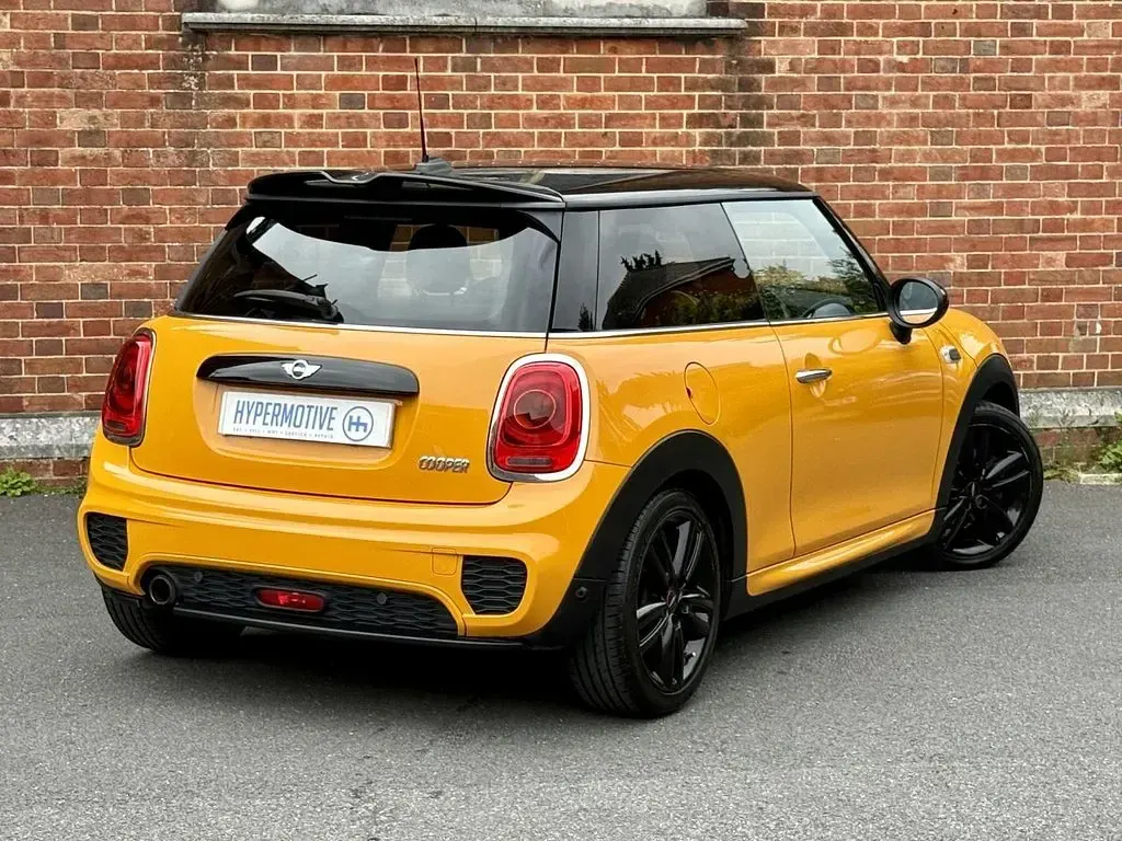 Used Mini Cooper Hatch 136 HP (100 kW) 2017 Orange Hatchback