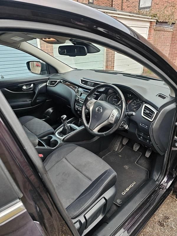 Used Nissan Qashqai Acenta 115 HP (84 kW) 2016 Black SUV