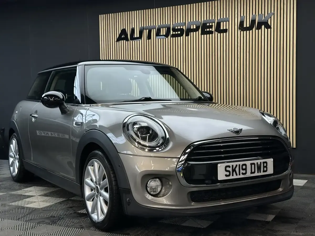 Usado Mini Cooper Classic 2019 Prateado Citadino