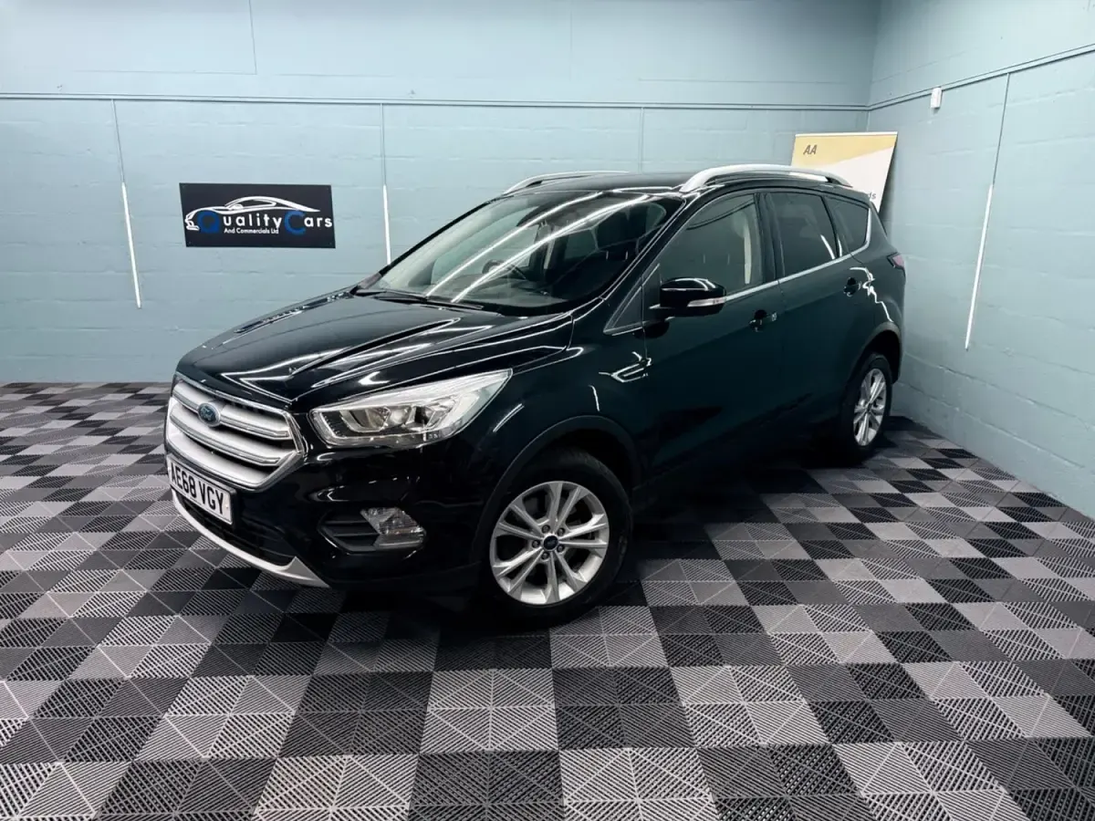 Usado Ford Kuga Titanium 120 CV (88 kW) 2018 Negro SUV
