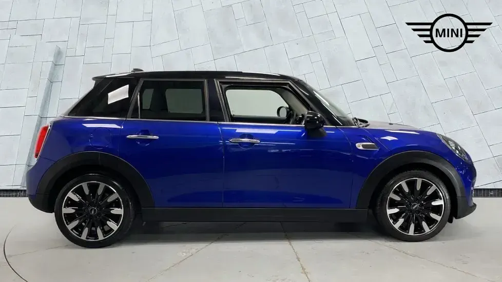 Used Mini Cooper Exclusive 134 HP (98 kW) 2019 Blue Hatchback