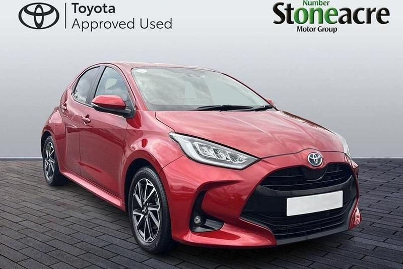 New Toyota Yaris Hybrid Design 116 HP (85 kW) 2025