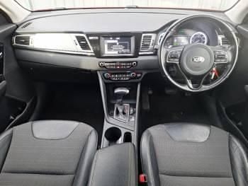 Used Kia Niro 139 HP (102 kW) 2019 Red SUV