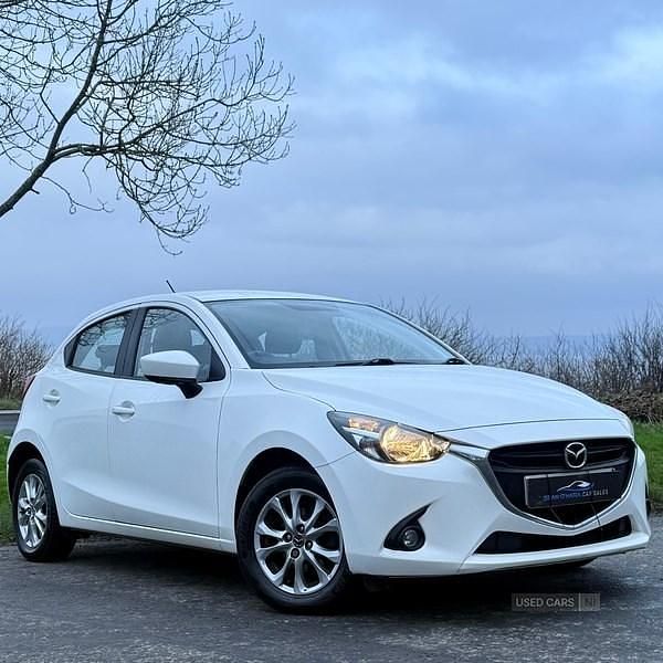 Used Mazda 2 2016 White Hatchback