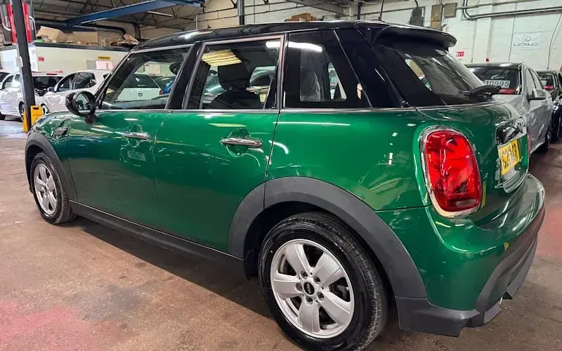 Used Mini Cooper Classic 136 HP (100 kW) 2021 Green Hatchback