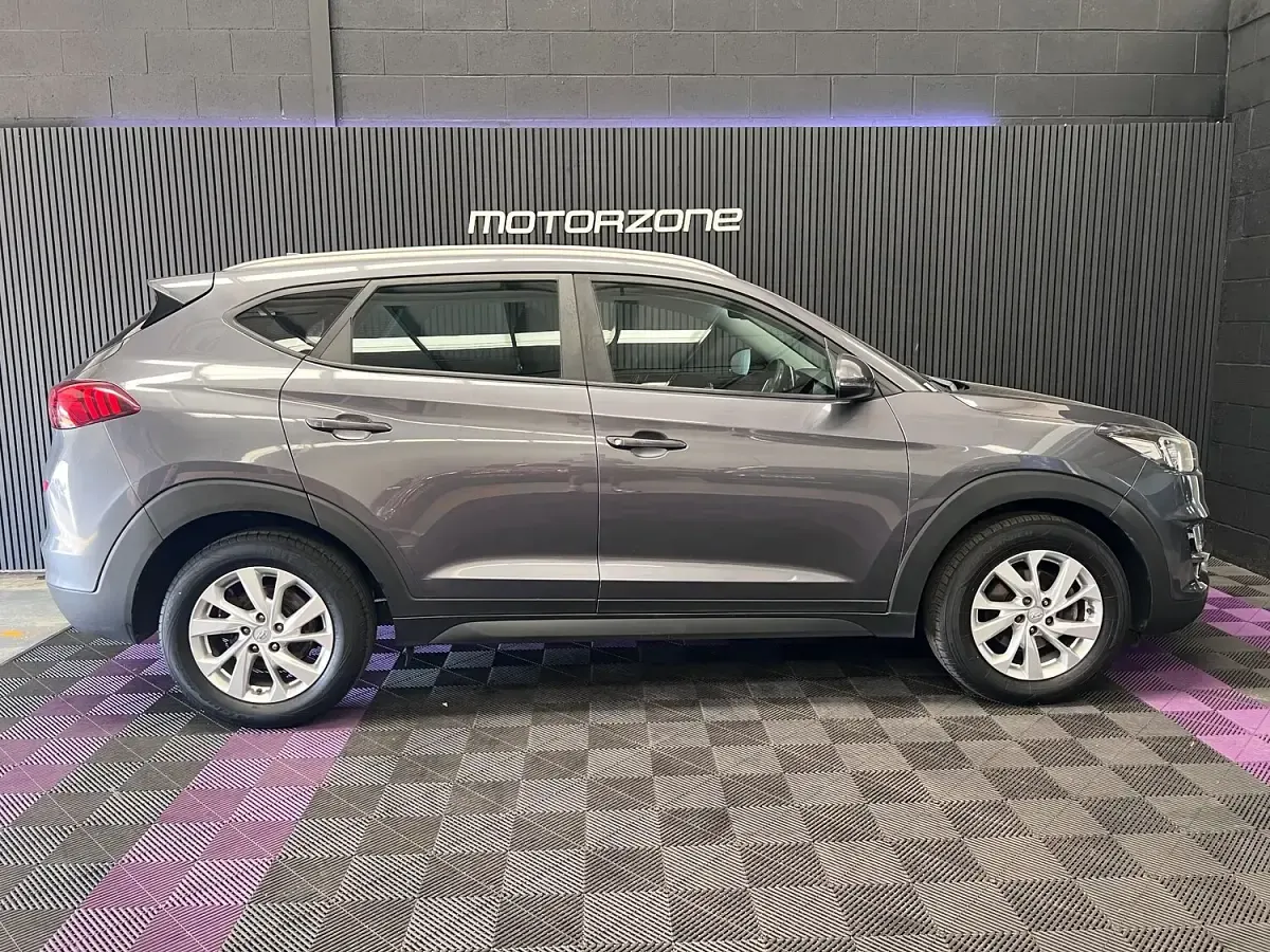 Used Hyundai Tucson SE 177 HP (130 kW) 2019 Grey SUV