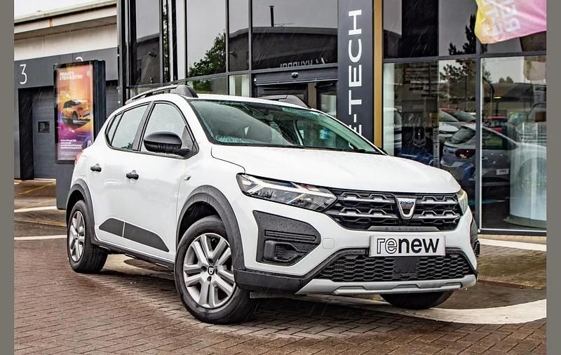 Used Dacia Sandero Essentiel 91 HP (66 kW) 2021 White Hatchback