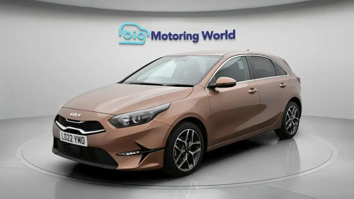 Used Kia Ceed 158 HP (116 kW) 2022 Bronze Hatchback
