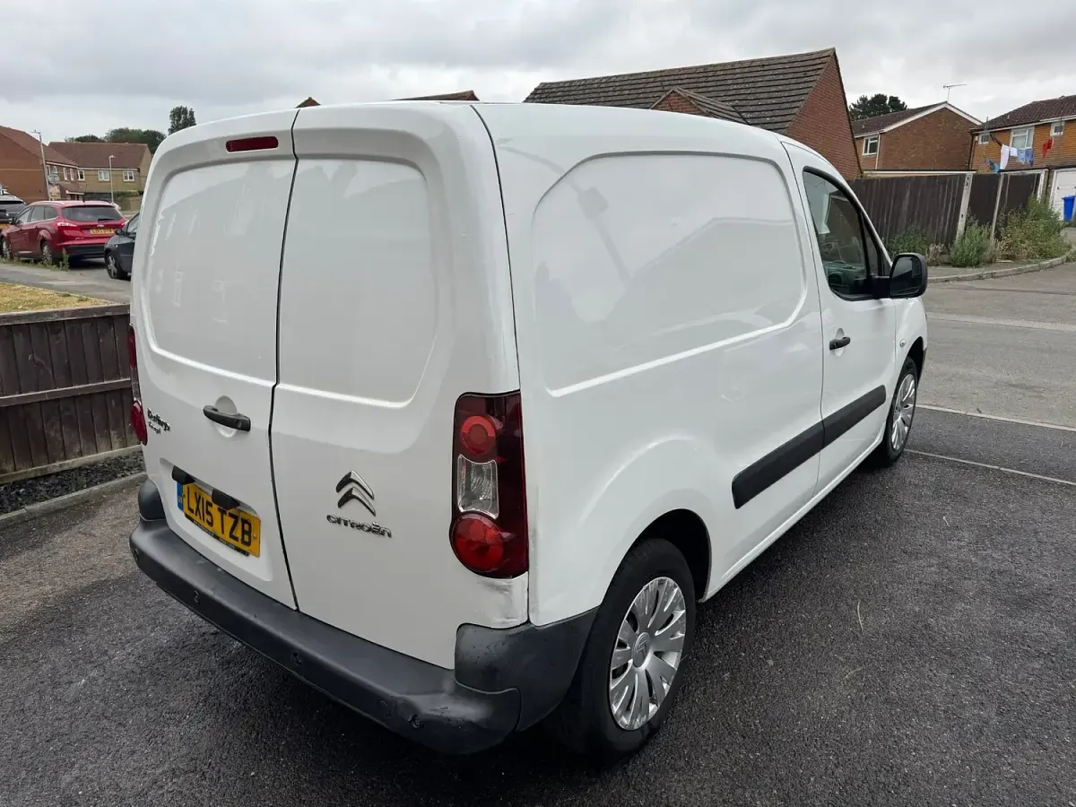 Used Citroën Berlingo 75 HP (55 kW) 2015 White MPV
