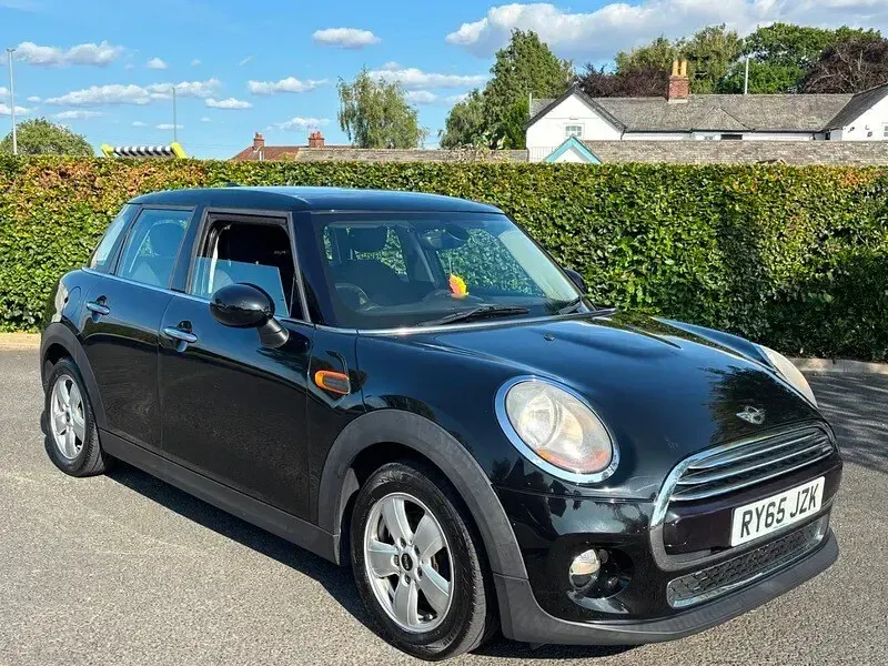 Used Mini Cooper Hatch 136 HP (100 kW) 2016 Black Hatchback