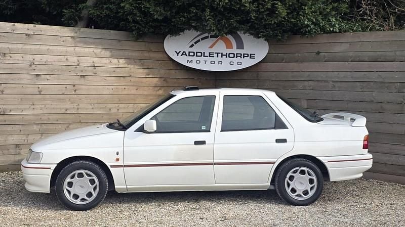 Used Ford Orion 1991 White Sedan