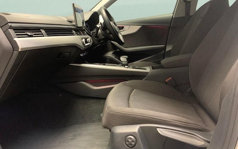 Used Audi A4 Advanced 150 HP (110 kW) 2022 White Sedan