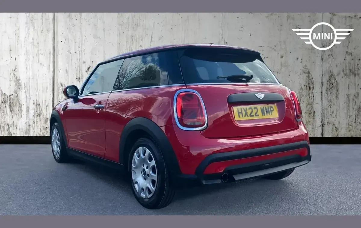 Usado Mini ONE Classic 101 CV (74 kW) 2022 Rojo Utilitario