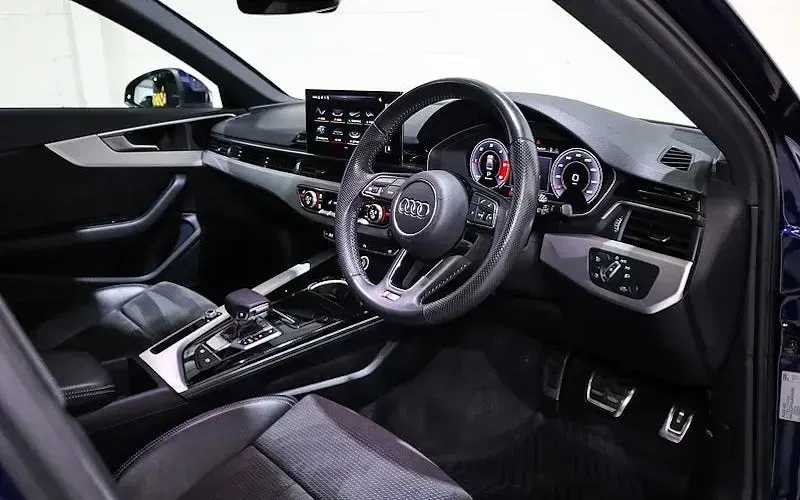 Begagnad Audi A4 S-Line 163 HK (119 kW) 2025 Sedan