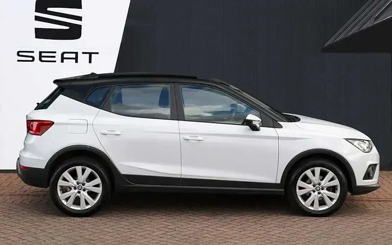 Used Seat Arona SE Technology 116 HP (85 kW) 2018 White SUV