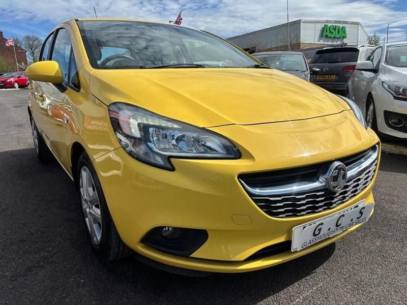 Second-hand Vauxhall Corsa Design Edition 70 CP (51 kW) 2015 Galben Hatchback