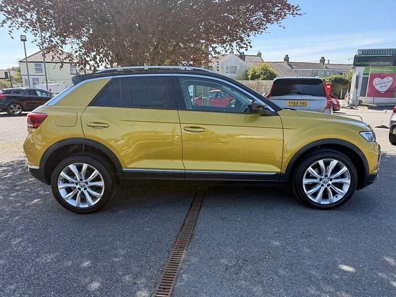 Usado VW T-Roc SEL 150 HP (110 kW) 2018 Amarelo SUV