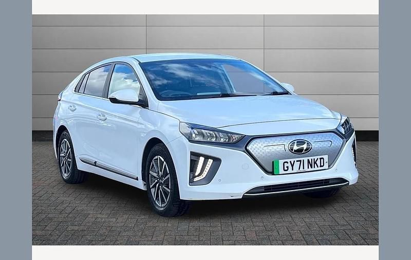 Used Hyundai Ioniq Premium SE 100 kW (136 HP) 2022 White Hatchback