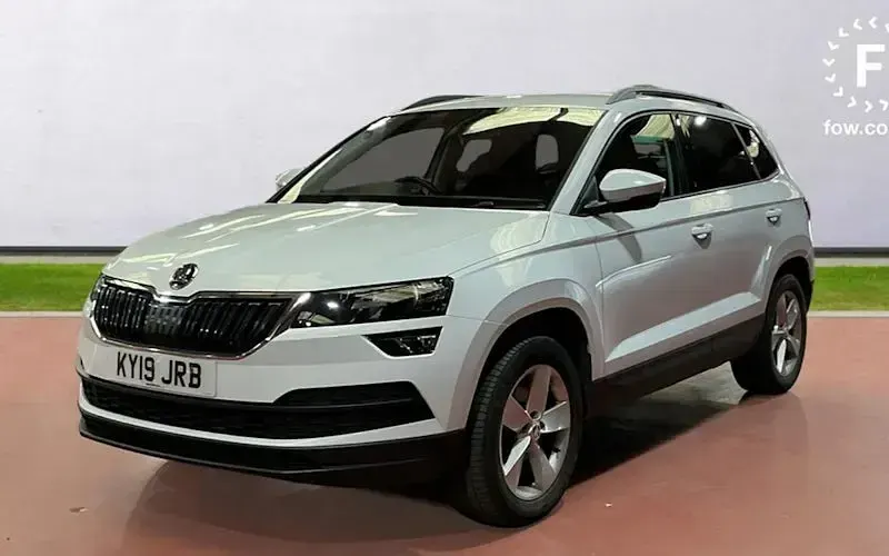Used Skoda Karoq SE 150 HP (110 kW) 2019 White SUV