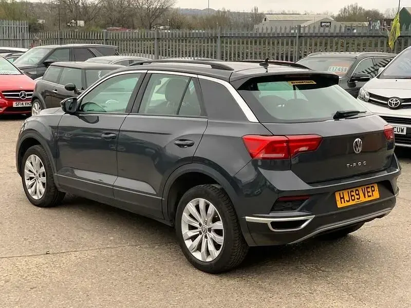 Używany VW T-Roc SE 115 KM (84 kW) 2019 Szary SUV