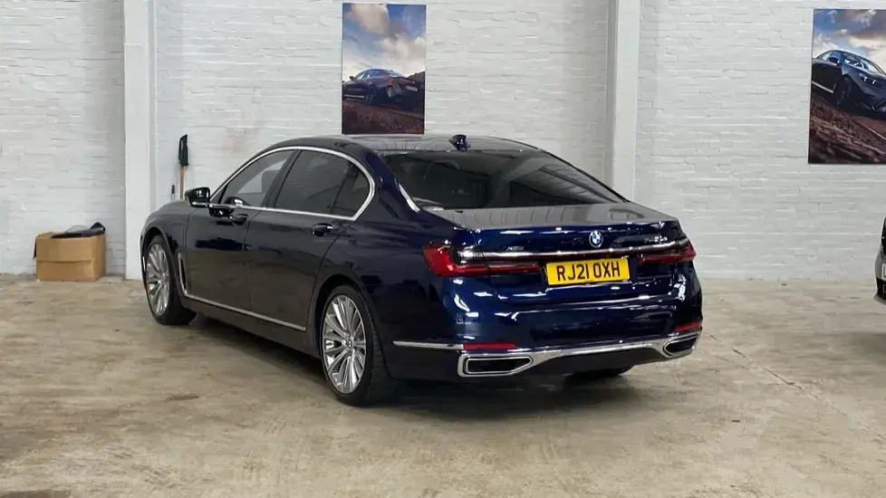 Used BMW 745e Comfort Edition 389 HP (286 kW) 2021 Tanzanite blue Sedan