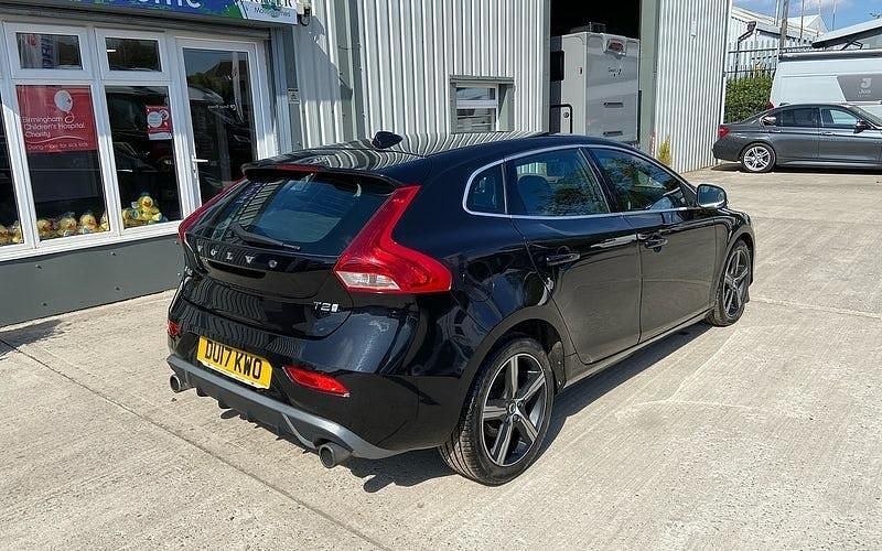 Usado Volvo V40 R-Design 122 HP (89 kW) 2019 Citadino