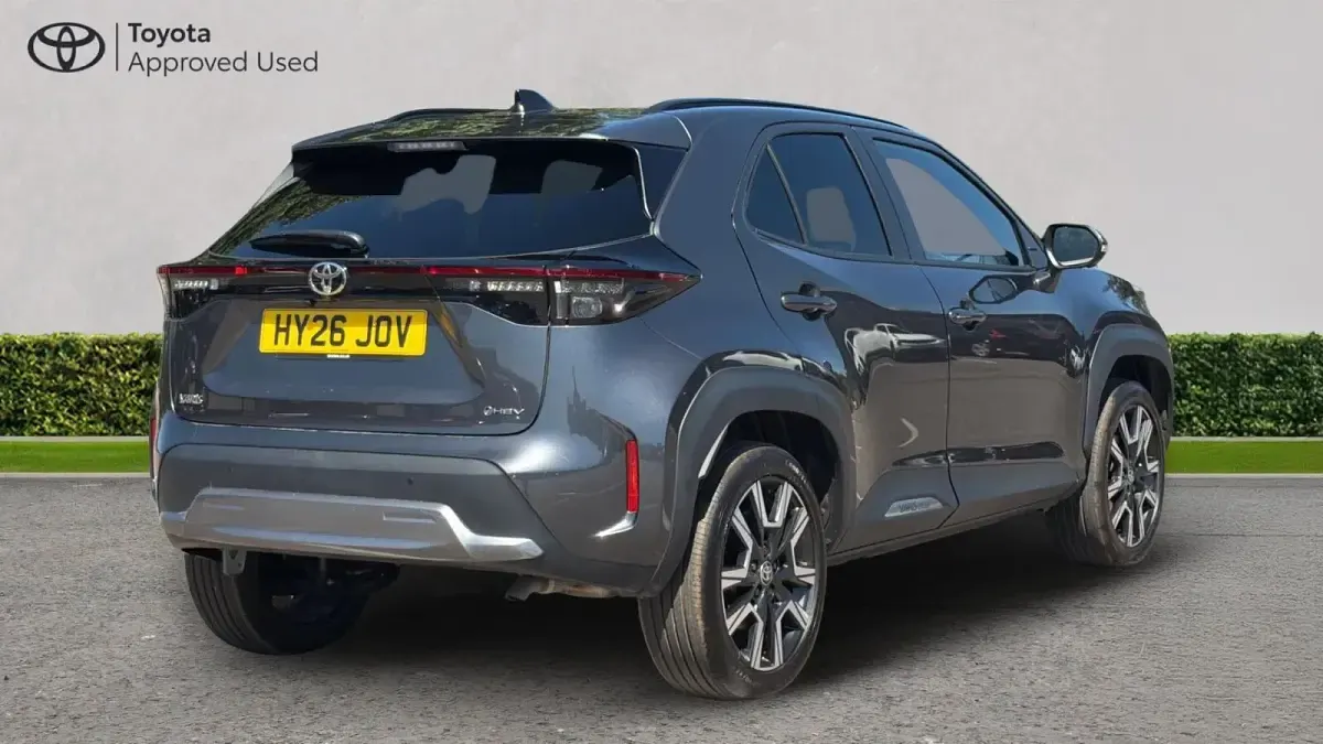 Used Toyota Yaris Cross 130 HP (95 kW) 2026 Decuma grey SUV