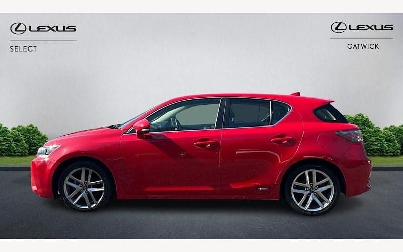 Used Lexus CT200h Executive Line 136 HP (100 kW) 2017 Hatchback