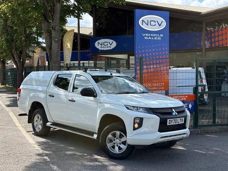 White Used 2020 Mitsubishi L200 Pickup | £12,990 (Super price) - Image 1/3