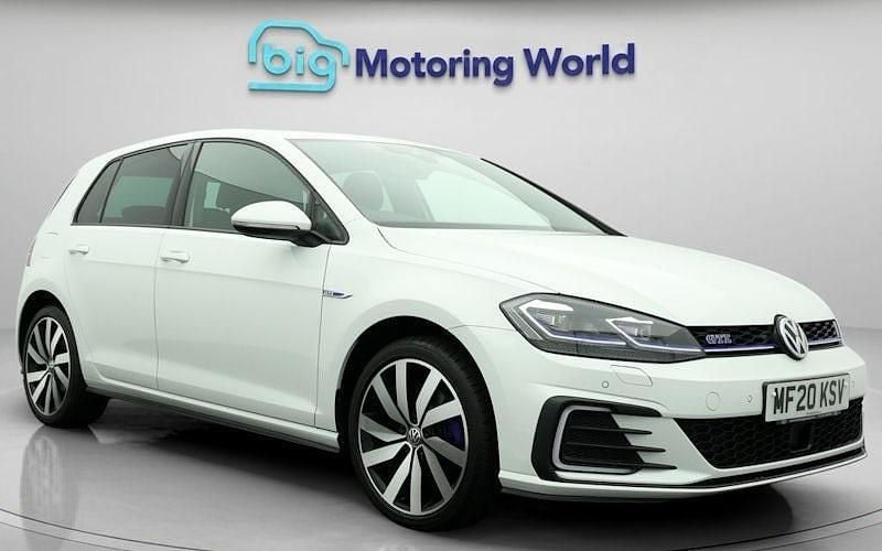 Used 2020 VW Golf VII Advance Hatchback | £18,400 (Fair price) - Image 1/4