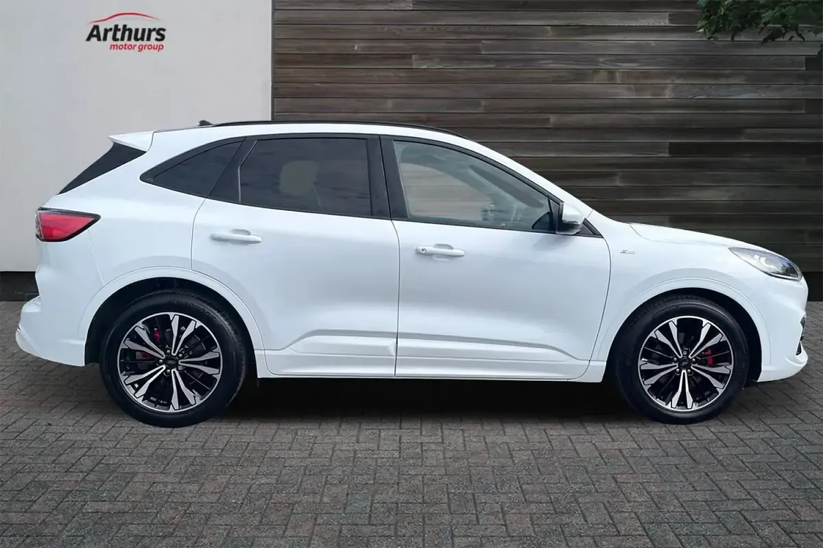 Used Ford Kuga ST-Line X 190 HP (139 kW) 2022 White SUV