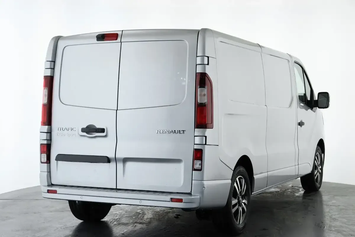 New Renault Trafic 148 HP (108 kW) 2025 Grey MPV