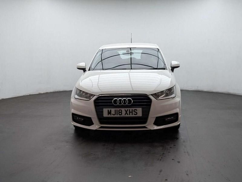 Used Audi A1 Sportback Sport 125 HP (91 kW) 2018 White Hatchback