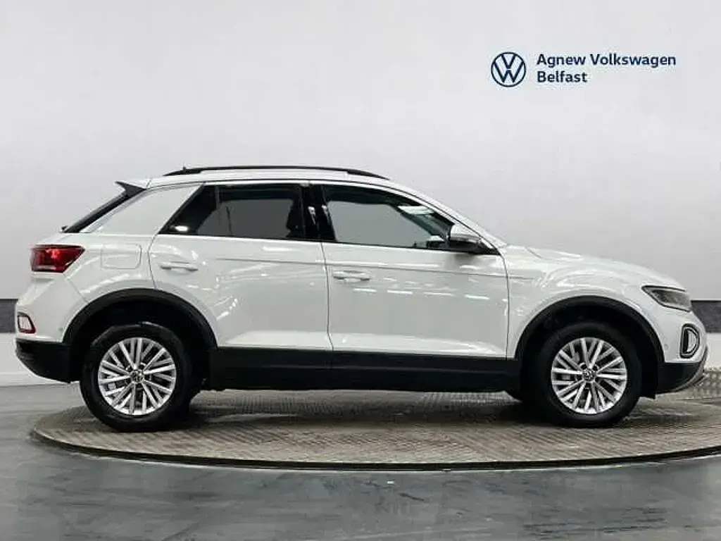 Used VW T-Roc Life 110 HP (80 kW) 2023 White SUV