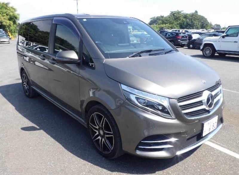 Used Mercedes V220 AMG line 2018 Brown MPV