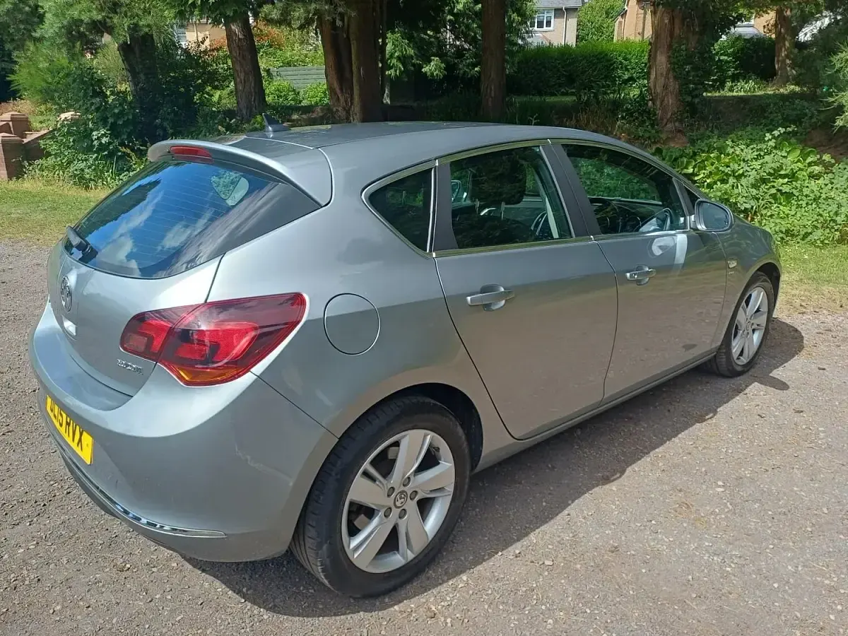 Used Vauxhall Astra SRi 165 HP (121 kW) 2015 Silver Hatchback