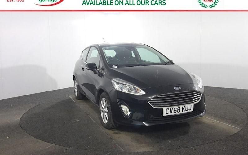 Used Ford Fiesta Zetec 101 HP (74 kW) 2018 Black Hatchback