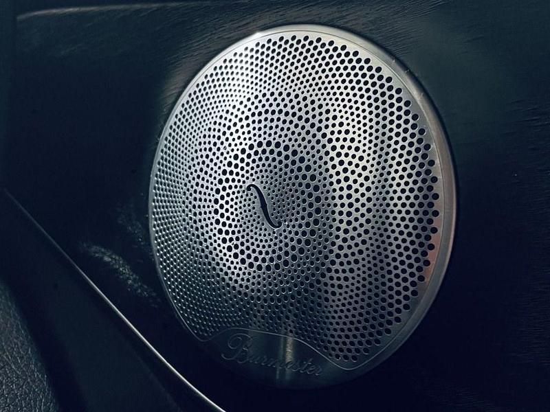 Used Mercedes GLC250 AMG line 211 HP (155 kW) 2018 White Coupe