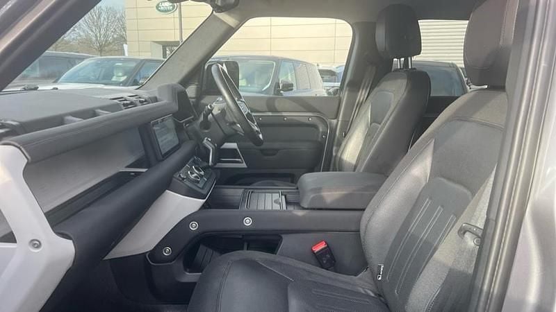 Used Land Rover Defender SE 240 HP (176 kW) 2020 Metallic  eiger grey SUV