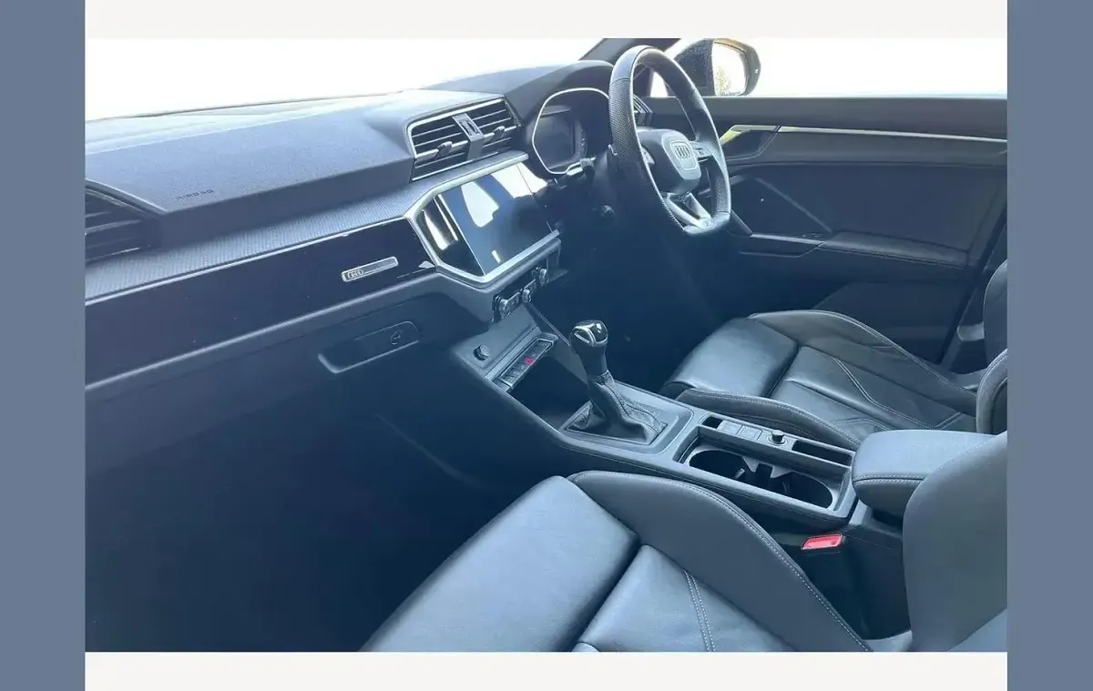 Used Audi Q3 Advanced 241 HP (177 kW) 2022 Grey SUV