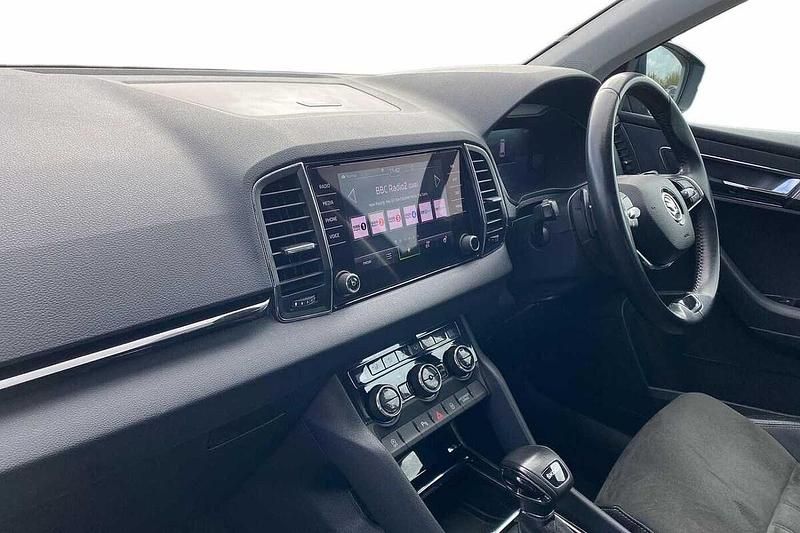 Used Skoda Karoq SE L 110 HP (80 kW) 2023 Petrol blue metallic SUV