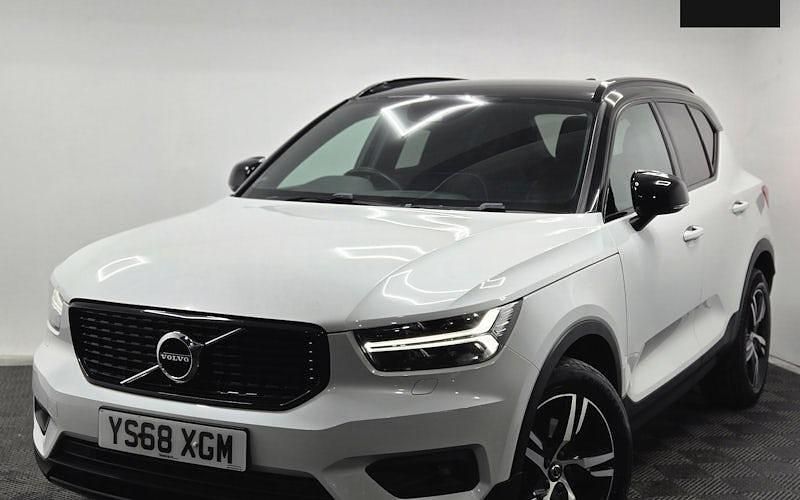 Used Volvo XC40 R-Design 247 HP (181 kW) 2019 White SUV