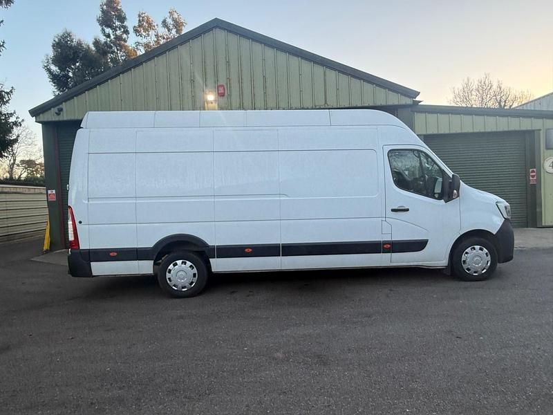 Used Renault Master Business 2022 White Van