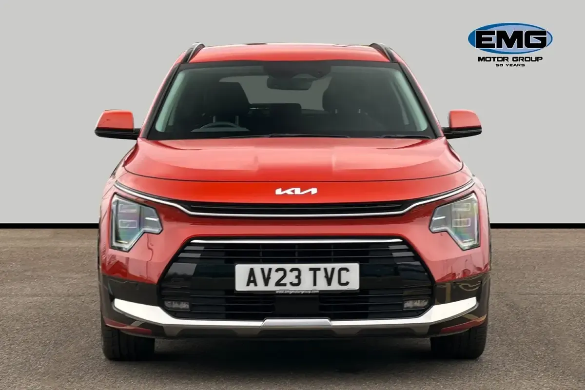Używany Kia Niro 180 KM (132 kW) 2023 Pomarańczowy SUV