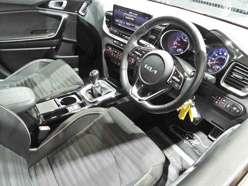 Used Kia ProCeed GT-Line 158 HP (116 kW) 2023 Red Estate